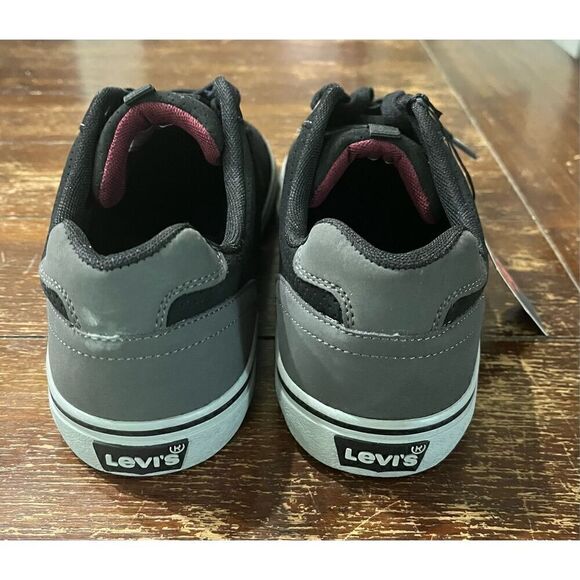 Levi's® Miles Perforated Casua - Picture 4 of 7